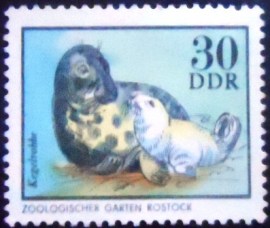 Selo postal da Alemanha Oriental de 1975 Gray Seal
