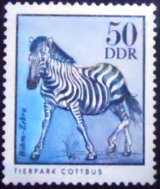Selo postal da Alemanha Oriental de 1975 Grant's Zebra