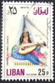 Selo postal do Líbano de 1973 Woman playing mandolin