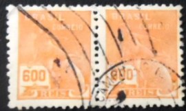 Par de selos postais do Brasil de 1940 Mercúrio e Globo