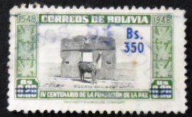Selo postal da Bolívia de 1957 Gate of the Sun and Llama