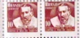 Par de selos postais do Brasil de 1962 Padre Bento H 8