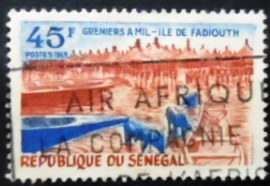 Selo postal do Senegal de 1969 Millet Granaries