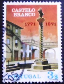 Selo postal de Portugal de 1971 Town Square and Monument