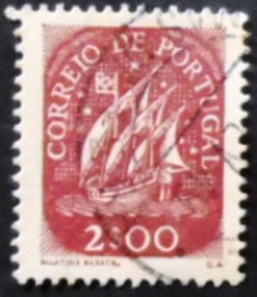 Selo postal de Portugal de 1943 Caravel 2$