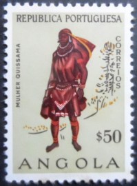 Selo postal de Angola de 1957 Quissama womam