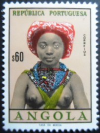 Selo postal da Angola de 1961 Girls of Angola 60