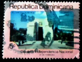 Selo postal da República Dominicana de 1986 Duarte, Sanchez and Mella Mausoleum