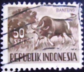 Selo postal da Indonésia de 1956 Banteng 50