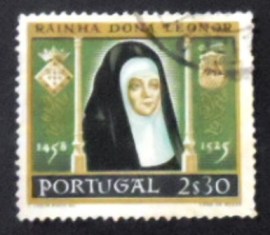 Selo postal de Portugal de 1958 Queen Leonora 2$30