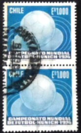 Par de selos postais do Chile de 1974 Championship World Cup