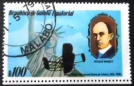 Selo postal da Guiné Equatorial de 1979 Flies around Statue of Liberty