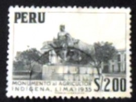 Selo postal do Peru de 1960 Monument to the indigenous farmer at Lima