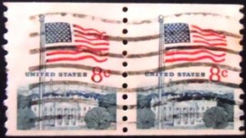 Par de selos do Estados Unidos de 1971 Flag and White House 8