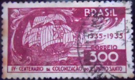 Selo postal do Brasil de 1935 Caravela Portuguesa variedade A