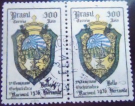 Par de selos postais do Brasil de 1936 Congresso Eucarístico B