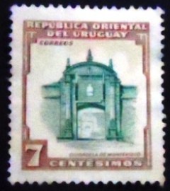 Selo postal do Uruguai de 1954 Entrance to the Citadel in Montevideo