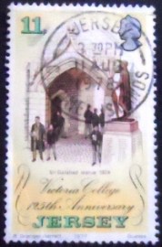 Selo postal de Jersey de 1977 Sir Galahad Statue
