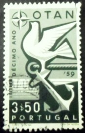 Selo postal de Portugal de 1960 Peace dove on anchor