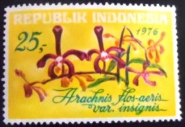 Selo postal da indonésia de 1976 Arachnis flos-aeris var insignis