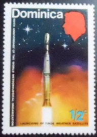 Selo postal Dominica 1973 Launching of weather satellite
