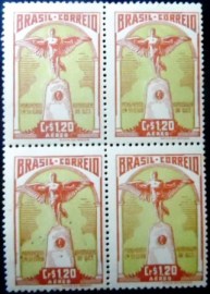 Quadra de selos do Brasil de 1947 Monumento Ícaro de Saint-Cloud