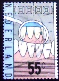 Selo postal da Holanda de 1977 Dental Education