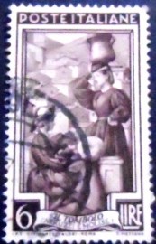 Selo postal da Itália de 1950 Lace Maker and Water Carrier
