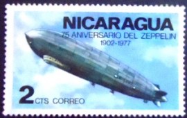 Selo postal da Nicarágua de 1977 Zeppelin