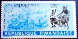 Selo postal da Ruanda de 1967 Africa Place and Dancers and Drummers