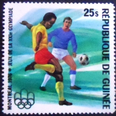 Selo postal da Guiné de 1976 Soccer