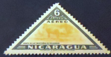 Selo postal da Nicarágua de 1947 Mountain Tapir